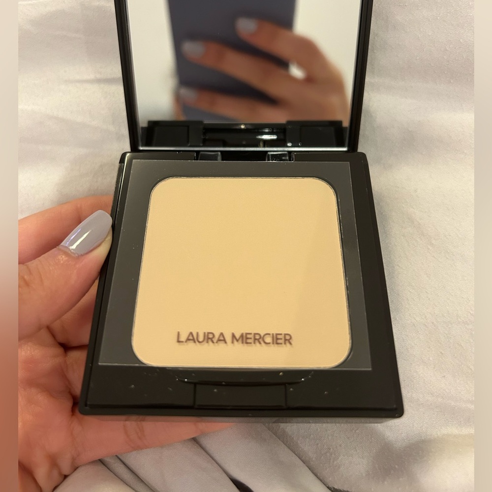 NWT Laura Mercier Translucent Compact Setting Powder - Picture 9 of 13